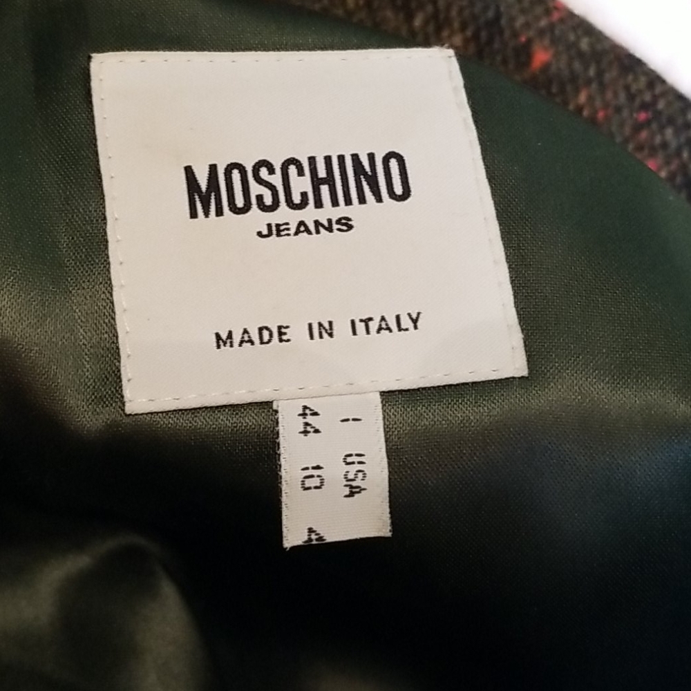 Sophisticated Moschino Duo of Jacket & Camisole. - Picture 12 of 16